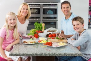 Comer acompañado tiene beneficios