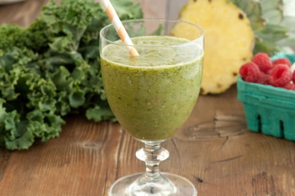 Smoothie de apio, pepino y piña