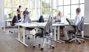 Aplica el diseño ergonómico y mejora tu estadía en la oficina
