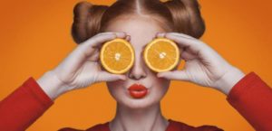 Consumir jugo de  naranja previene los ACV y la Artritis