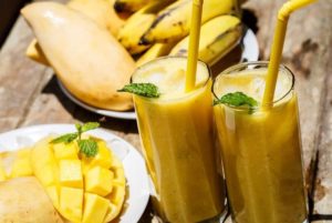 El desayuno ideal licuado de plátano con mango
