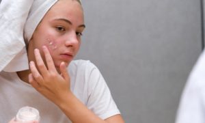 El poder del ajo para tratar el acné de forma natural: Todo lo que necesitas saber
