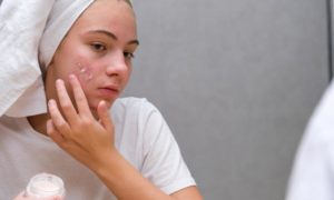 El poder del ajo para tratar el acné de forma natural: Todo lo que necesitas saber