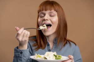 Por qué comer sin prisa es importante para tu salud y bienestar