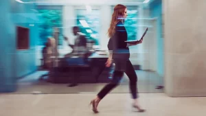 Síndrome de la tiara: cuando la frustración en el trabajo revela problemas subyacentes