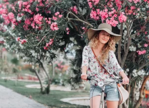 La moda juvenil en 2024: Más allá de las tendencias, un estilo propio