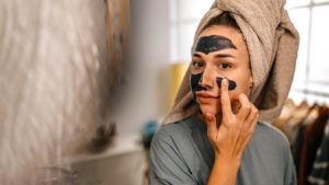 Eliminación de puntos negros en casa: ¡adiós a los molestos poros obstruidos!