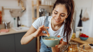 Nutrición a lo largo del día: ¿Qué alimentos deberías consumir en cada momento?