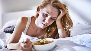 ¿Qué le pasa a tu cuerpo cuando comes a deshoras?