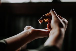 Cómo sacarle el mayor partido a un sérum para revertir visiblemente 5 años de arrugas