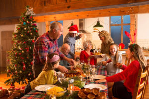 El método de las tres T que siempre funciona para lidiar con los conflictos en las cenas familiares de Navidad
